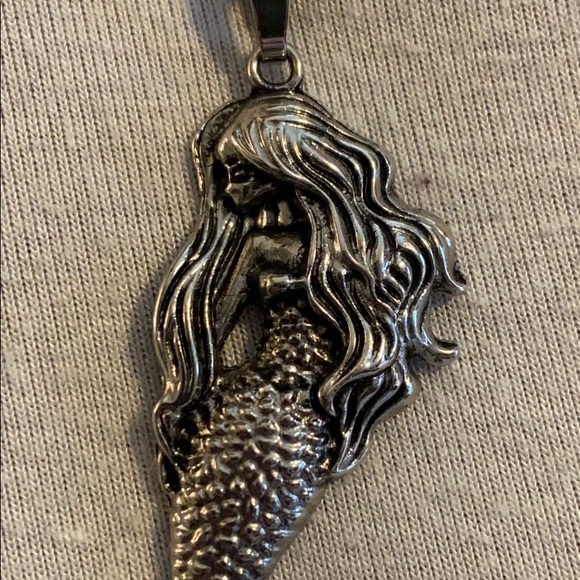 Mermaid Necklace - Picture 2 of 5